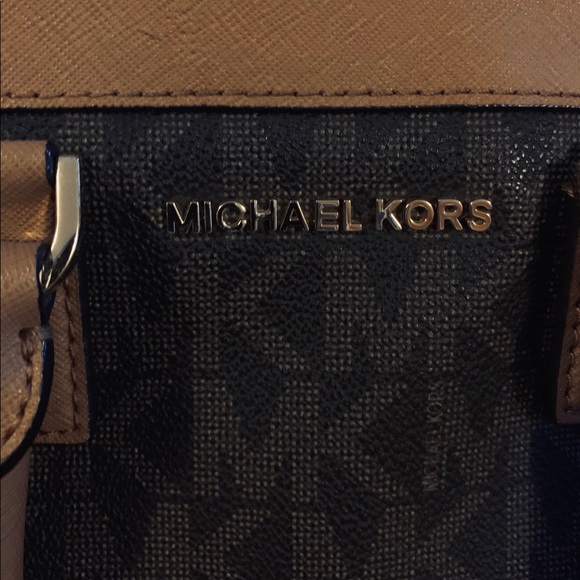 Michael Kors cross body handbag - Picture 4 of 8